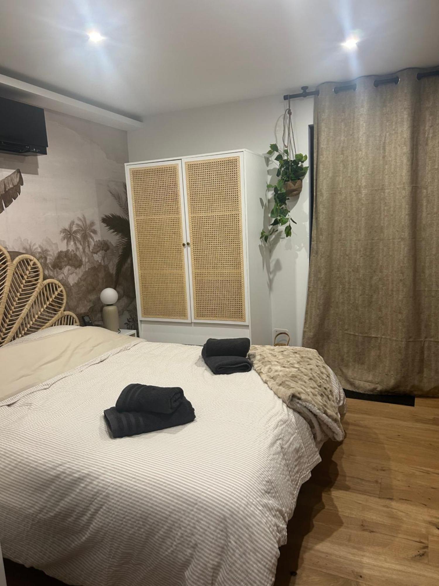 Studio Prestige Avec Terrasse Le Chene Dore Au Coeur Du Centre Touristique Cite Des Loisirs 200 M Du Galaxie,Face Au Snowworld Parking Gratuit Privatif Amnéville Exterior foto